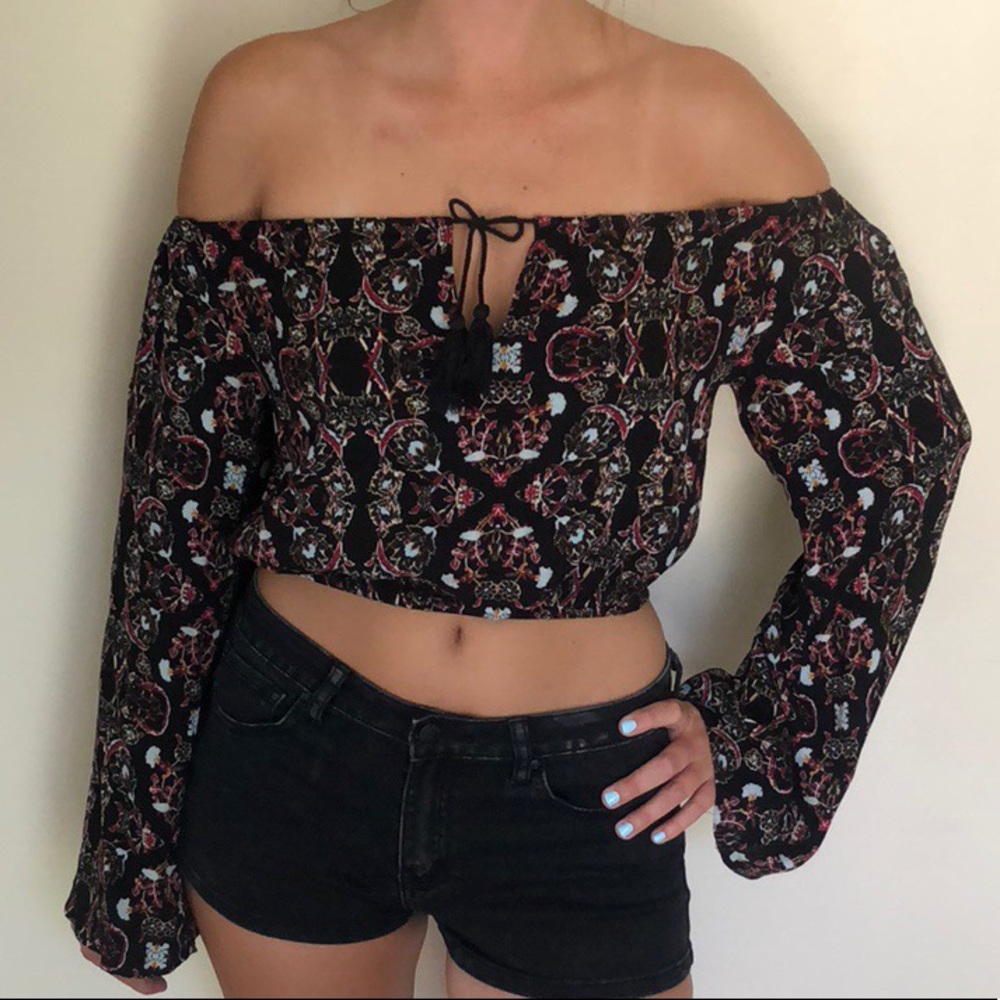 KENDALL & KYLIE Off Shoulder Printed Crop Top Sz M